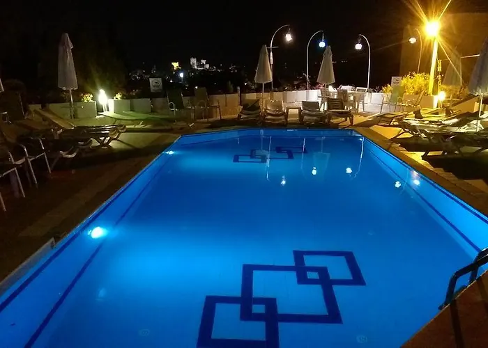 מלון דירות Dasis 3*